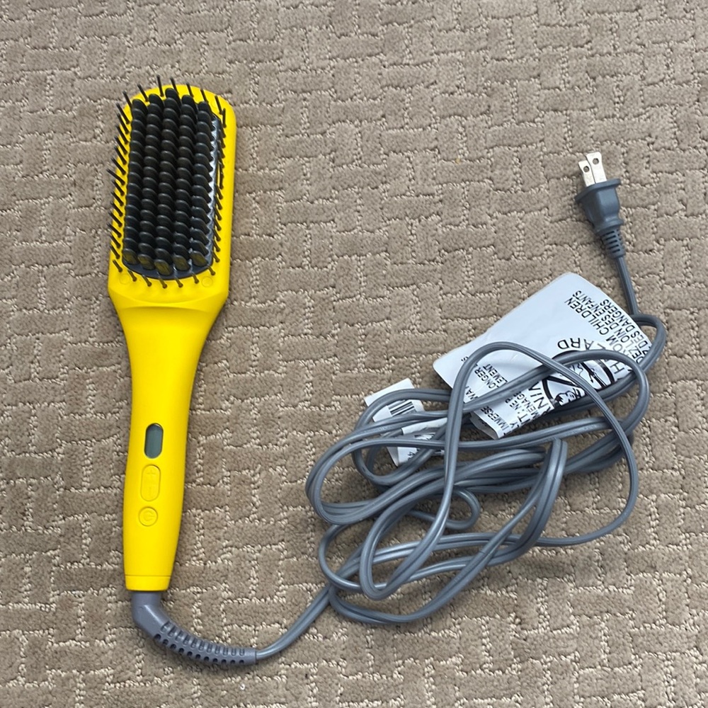 DryBar The Brush Crush Heated
Straightening Brush